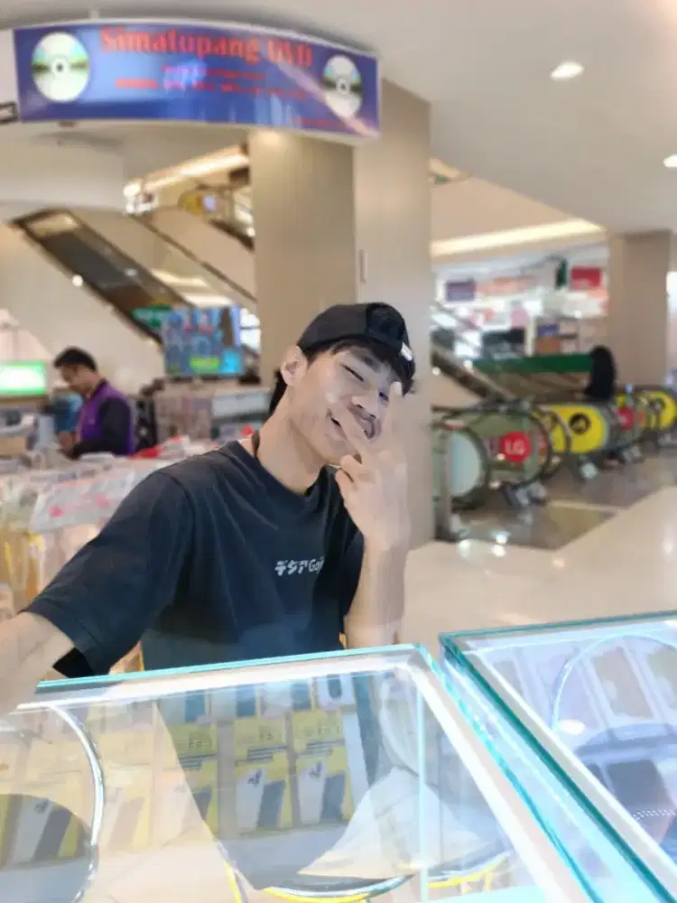 Cari loker dong apa aja