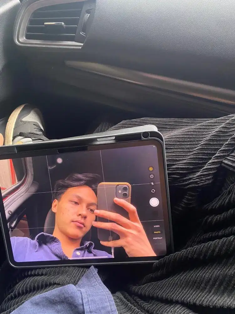 sedang mencari pekerjaan