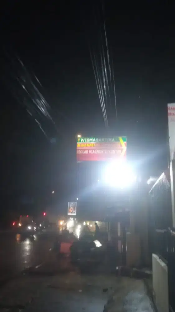 Supir atau bangunan