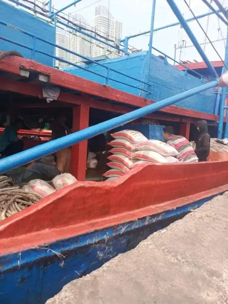 Butuh 6 tenaga kerja buat abk kapal cumi