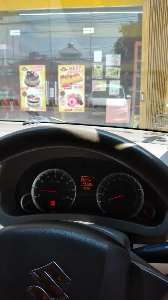 Cari pekerjaan  buat nafkahin keluarga