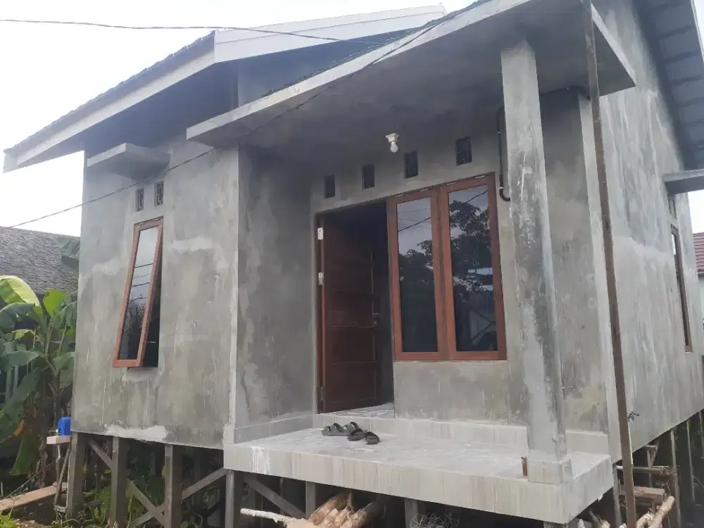 Tukang kayu batu dan cat.