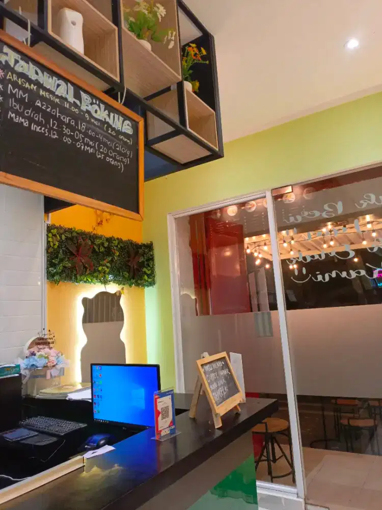 LOKER WAITERS (FOODPEDIA)