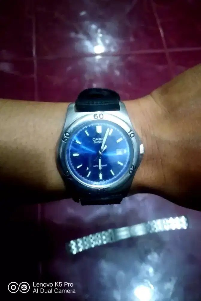 Barang second (bekas)