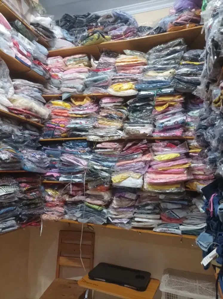 Cari admin untuk live jualan online dirumah