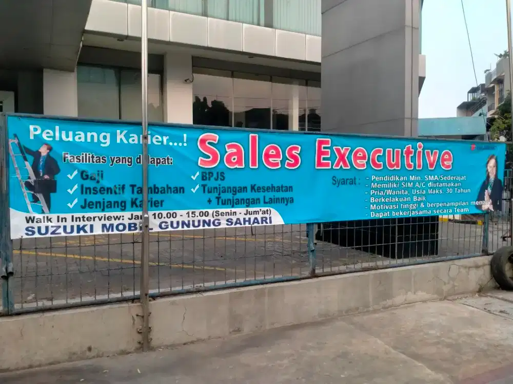 Sales Executive mobil Suzuki