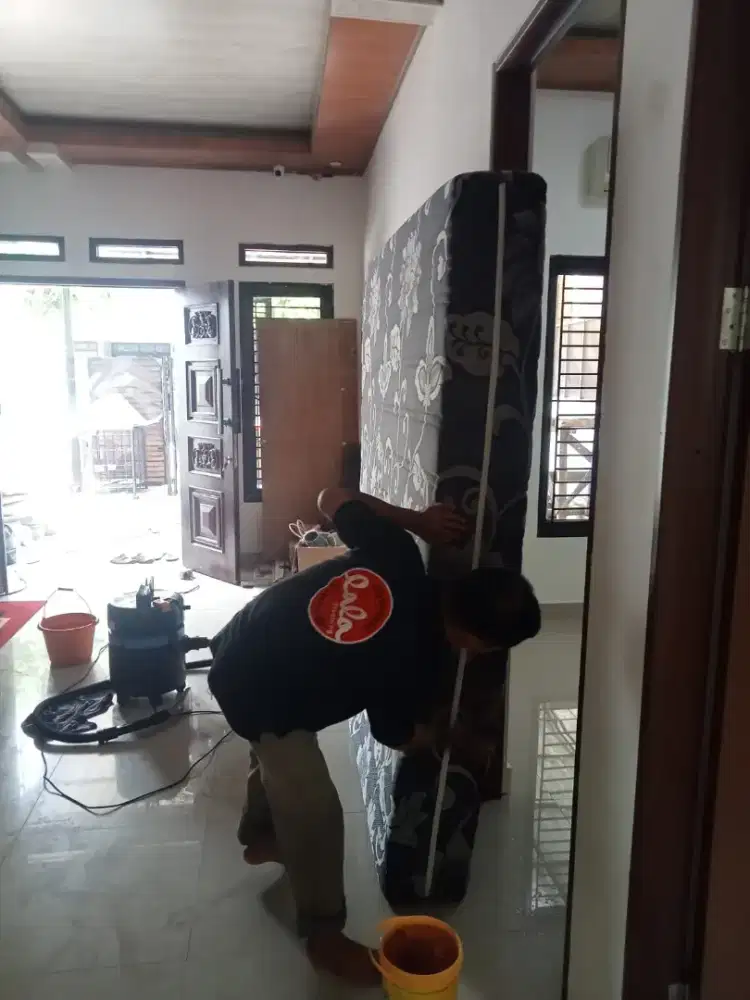 Jasa cuci kasur sofa karpet kantor kursi kantor.