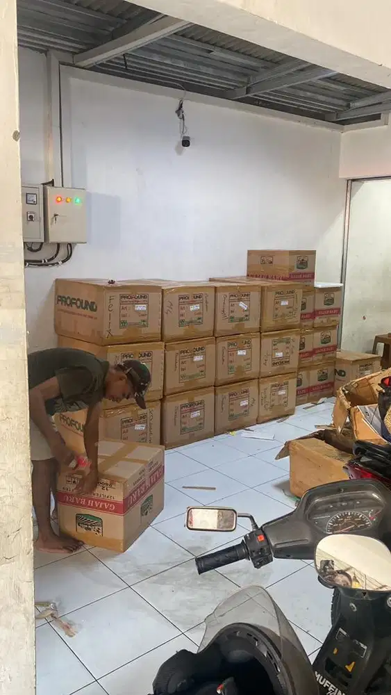 Sopir serabutan, gaji 100 ribu per hari. Di ambil mingguan