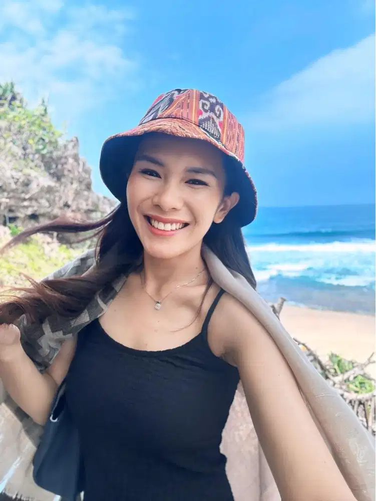 Flora Hu 
