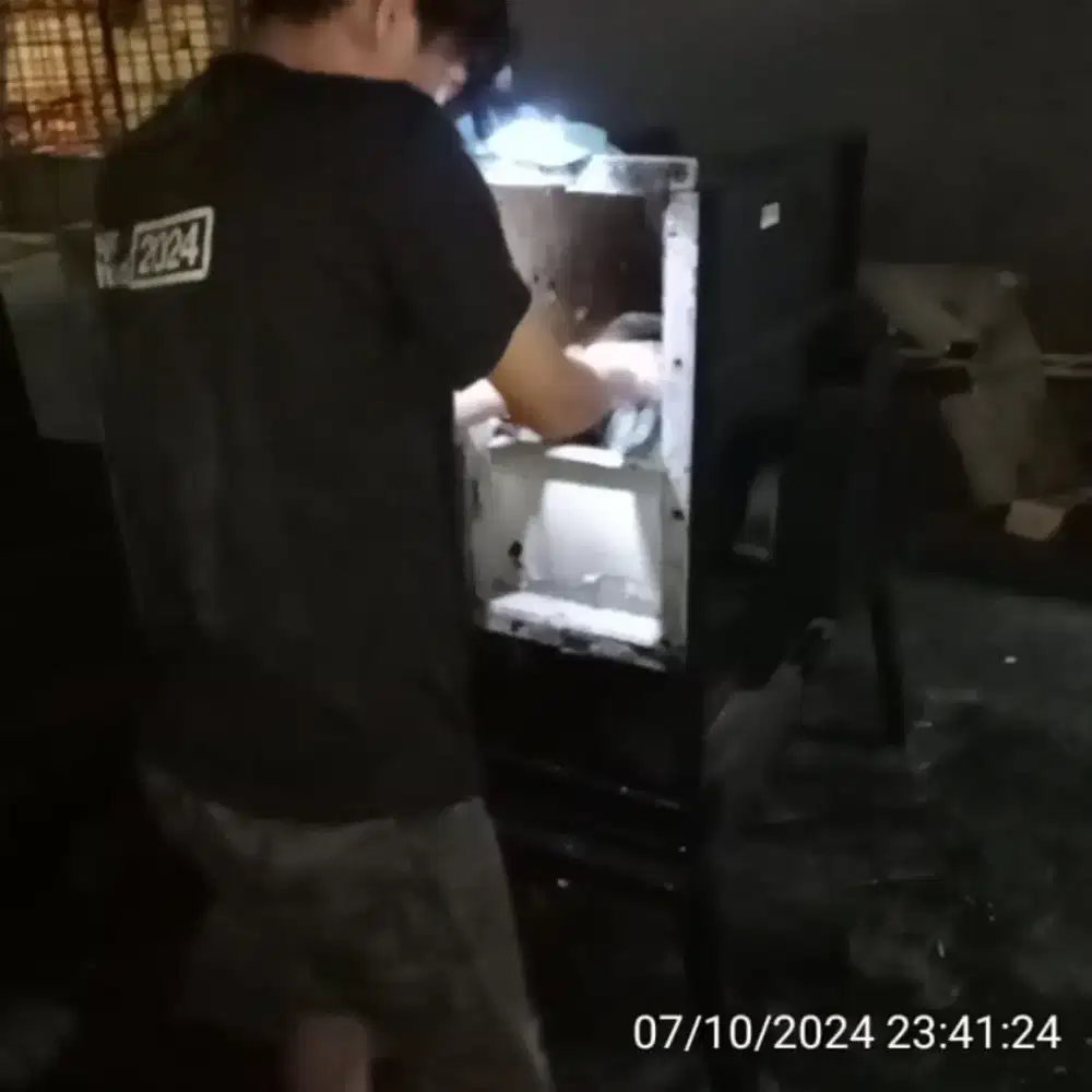 DICARI PRIA UNTUK KERJA MALAM