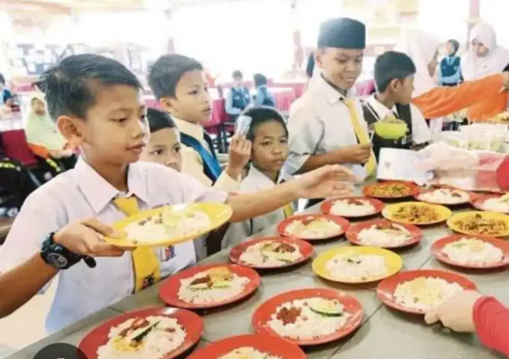 Karyawan Cewek Kantin Sekolah