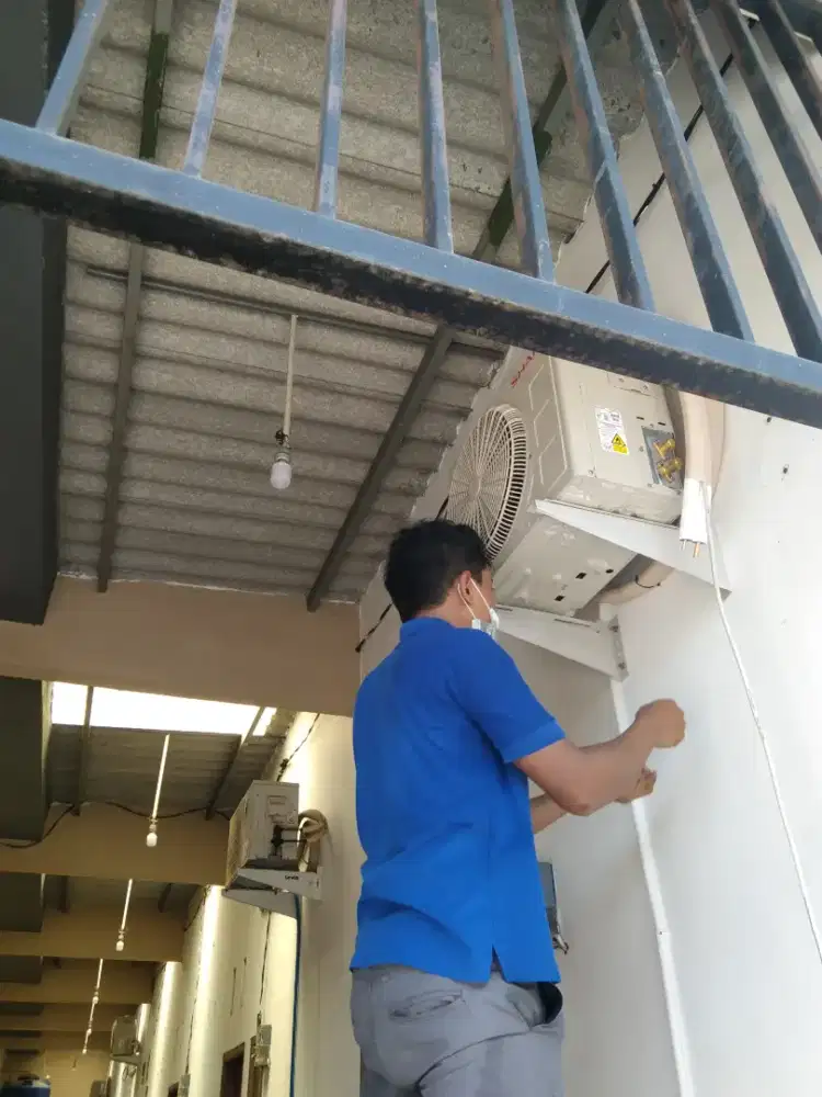 Spesialis ac rumah/kosan bongkar pasang ac dan cuci ac