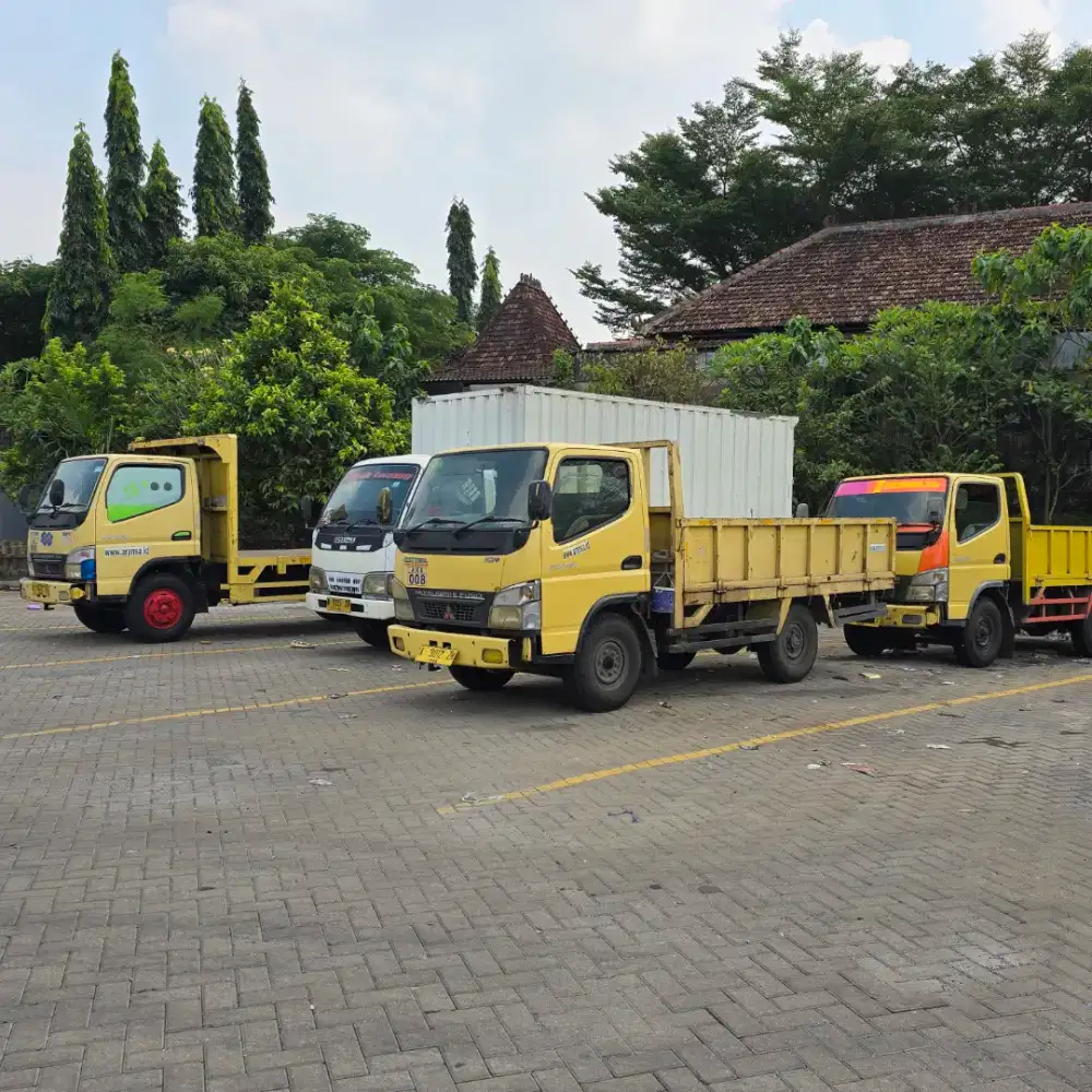 Sewa truk cde cdd fuso tronton trailer harian bulanan tahunan