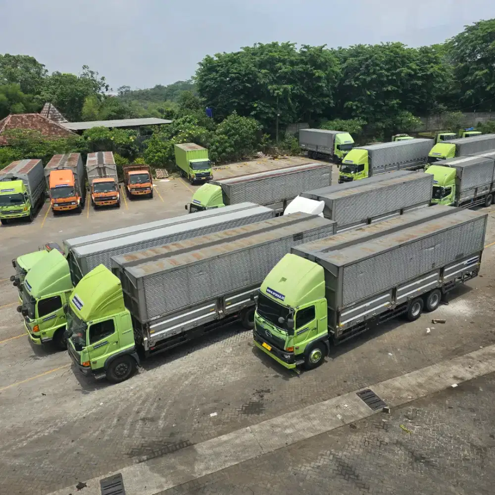 Sewa truk tronton wingbox harian bulanan tahunan