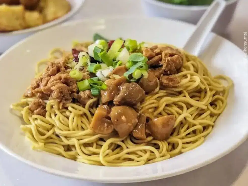 Dicari karyawan untuk rumah makan