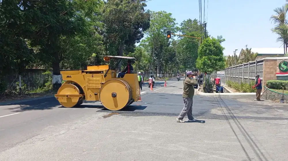 Jasa aspal jalan raya, kampung, kantor, pabrik