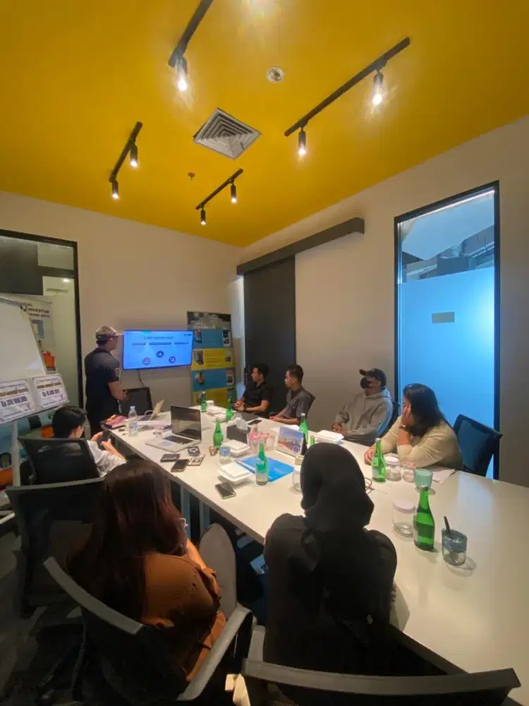 Sales dan Marketing Akademi Trading