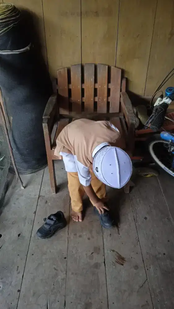 MENCARI PEKERJAAN OJEK