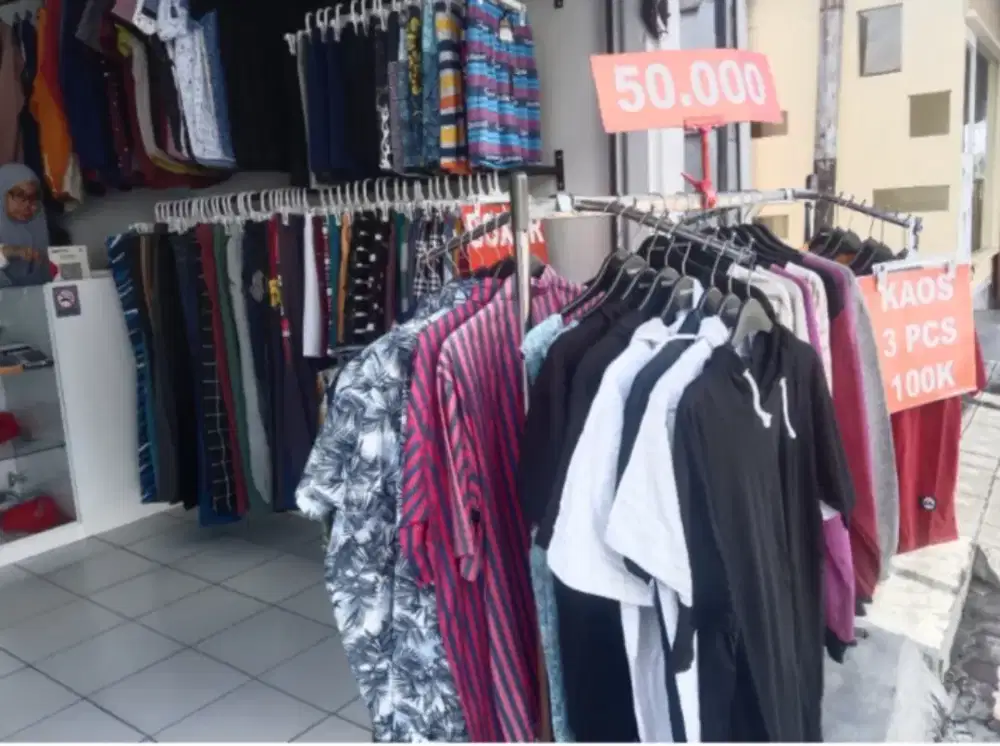 Butuh karyawati jaga toko baju shift siang
