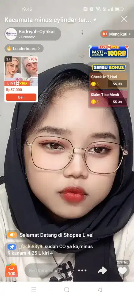 Host Live streaming Shopee jualan kacamata