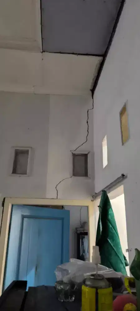 Tukang perbaikan atap bocor,bongkar pasang ataon  dan renovasi