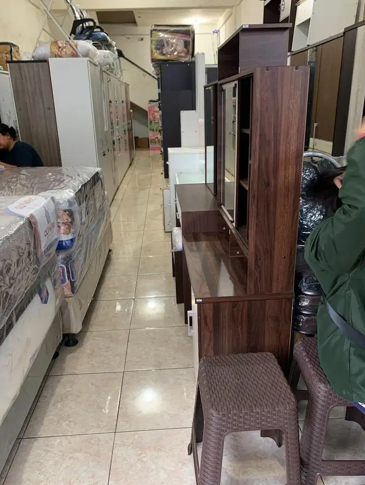 Dicari Karyawan bagian pengiriman & perakitan toko furniture/kasur