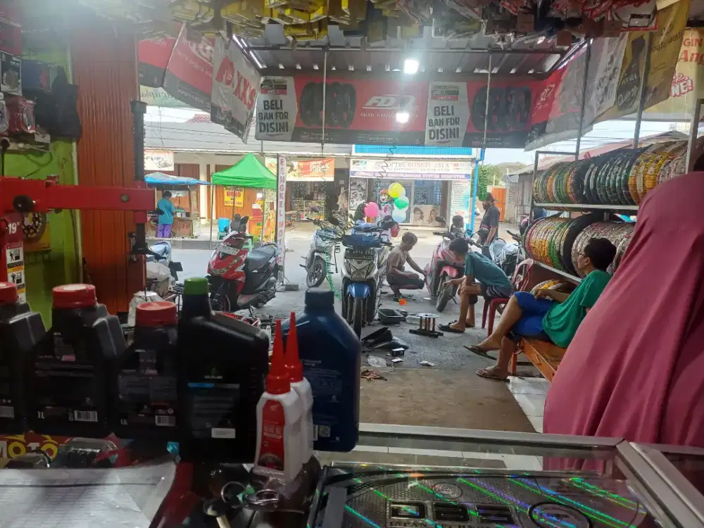 Cari mekanik Bengkel motor Berpengalaman