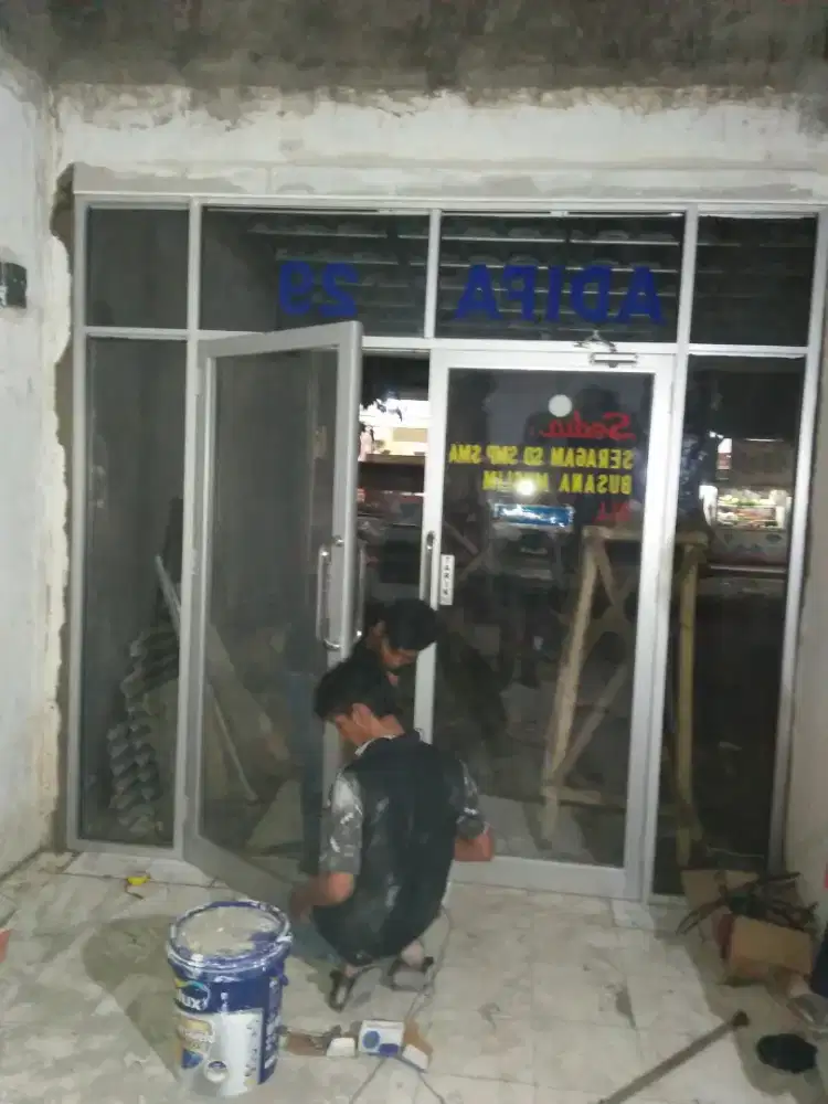 Jasa partisi kaca