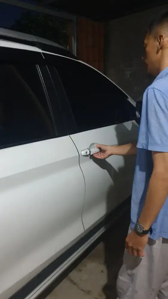 Asisten laki laki