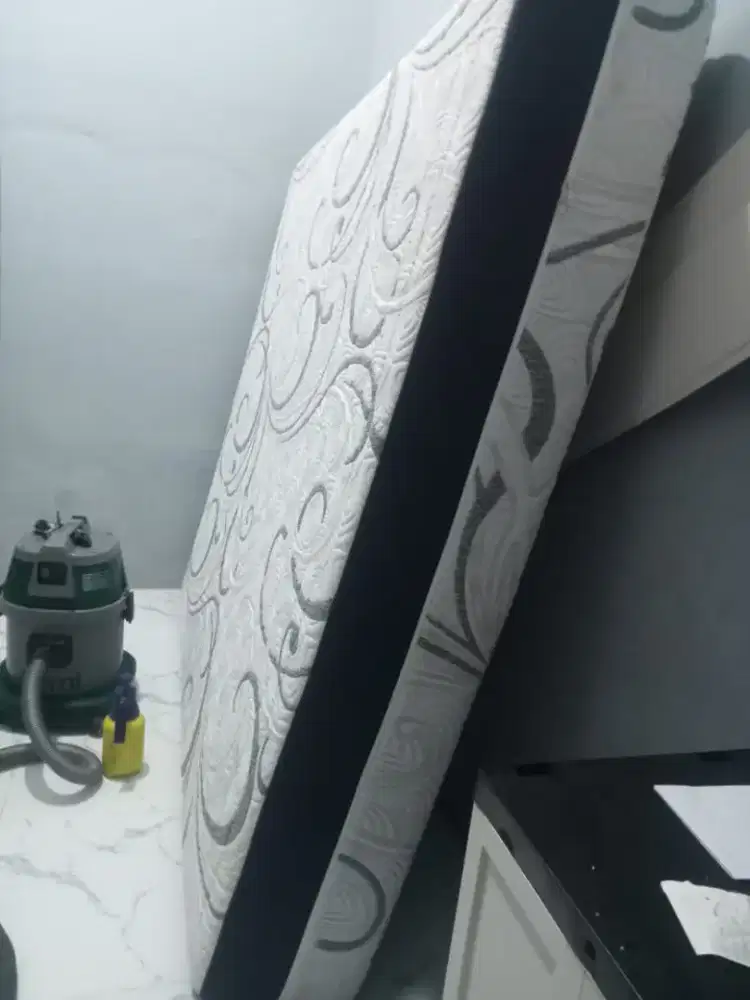 Jasa cuci kasur sprinbed,sofa kursi karpet jok mobil dll dll