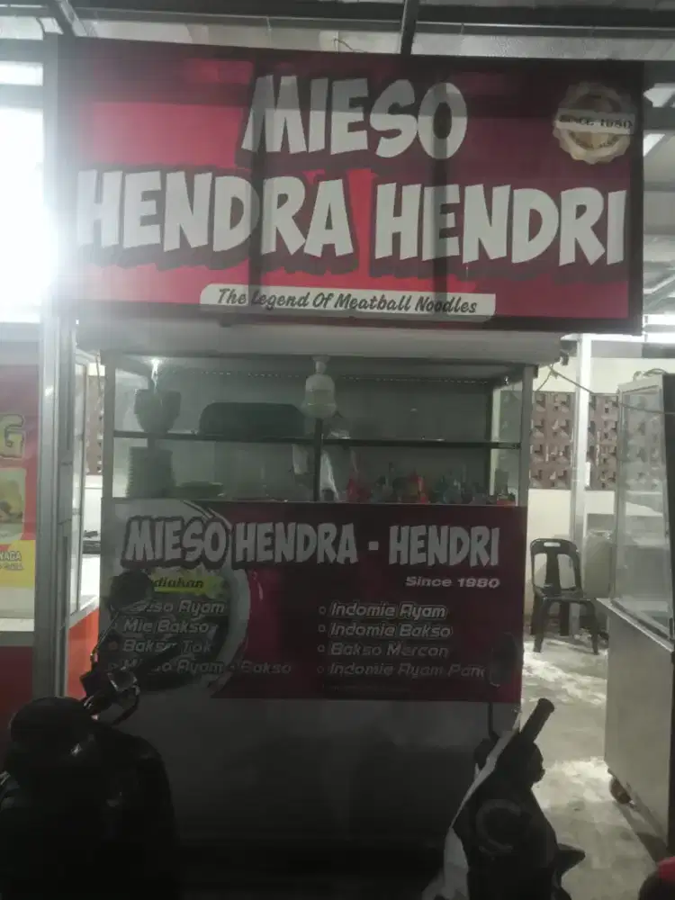 Karyawan bakso sentra kupi batoh