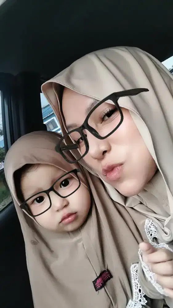Dibutuhkan asisten rumah tangga