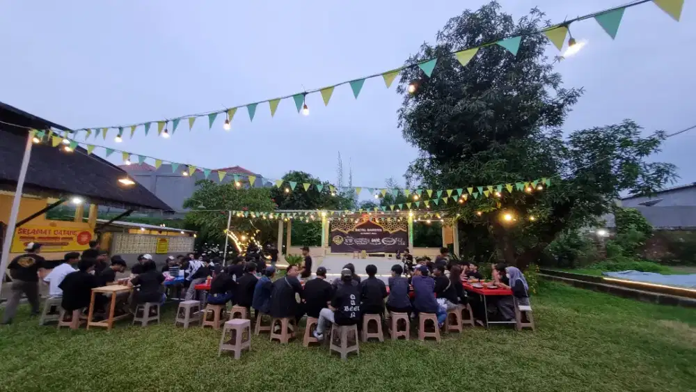 Loker Waitress Cafe WANITA