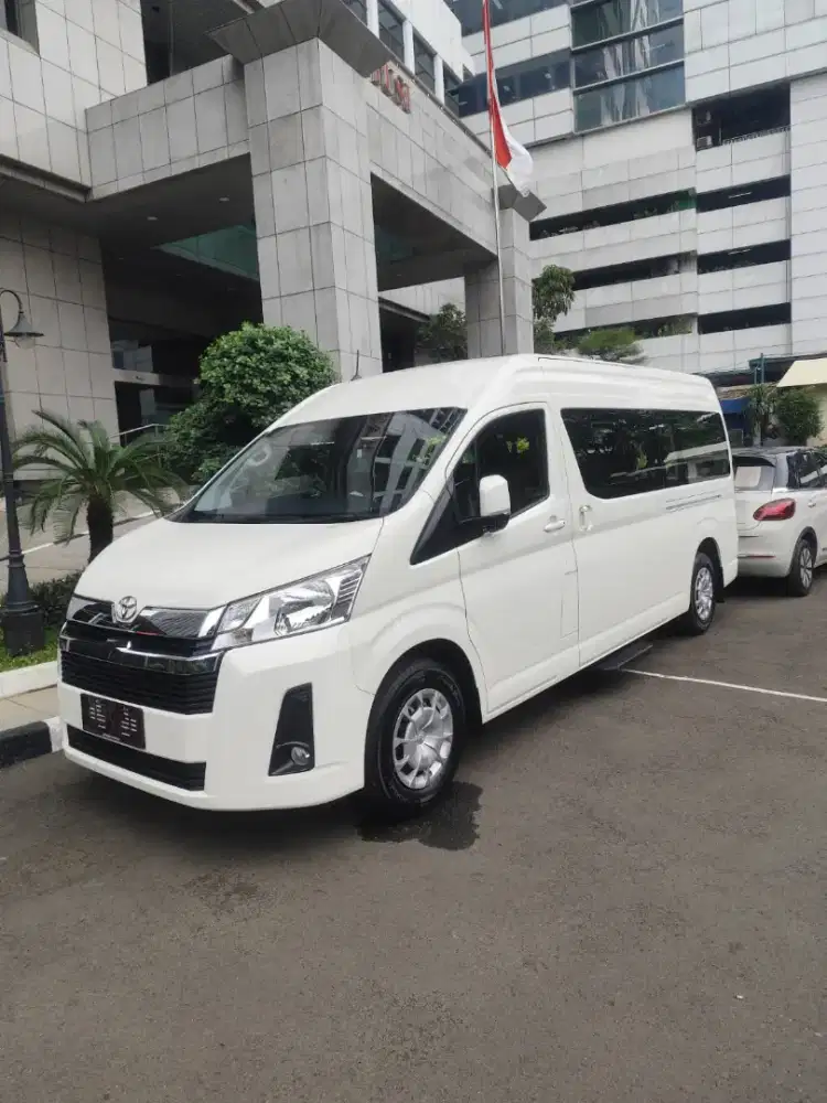 Rental mobil hiace premio dalam / luar kota