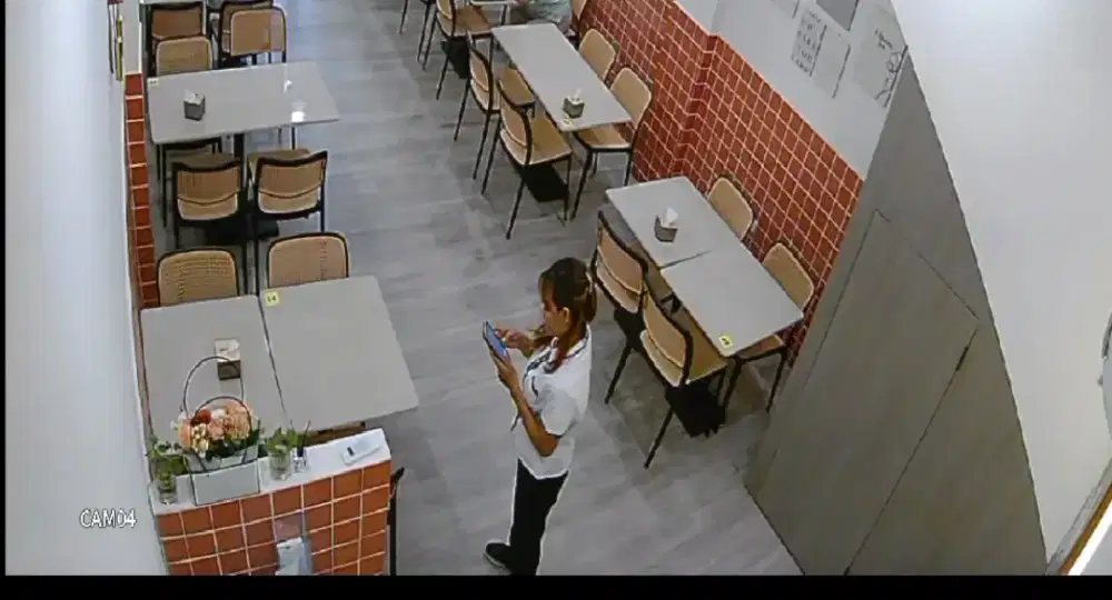 Dicari waitress dan juru masak