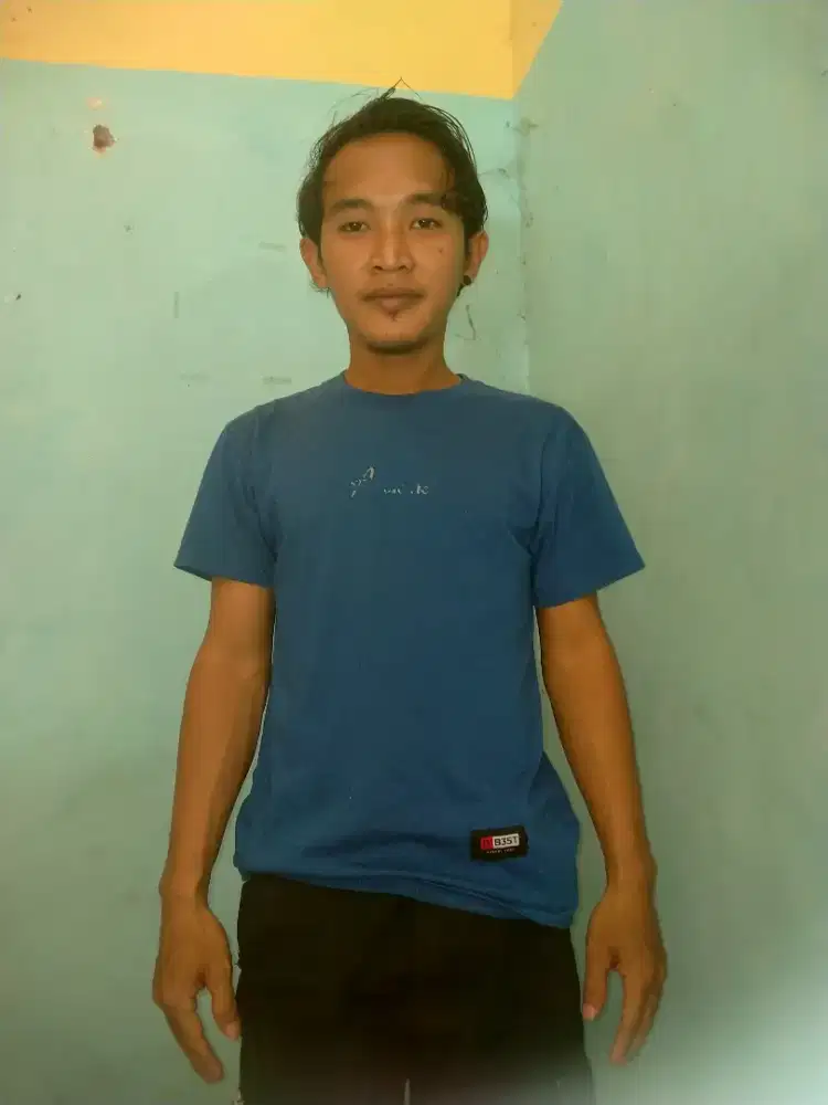 Cari pekerjaan  pengalaman variasi mobil helper kaca film