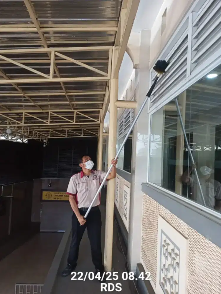 Dibutuhkan LEADER Cleaning Service
