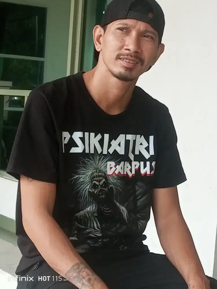 Saya Mencarii pekerjaan di bidang alumunium/kaca rakit pemasangan