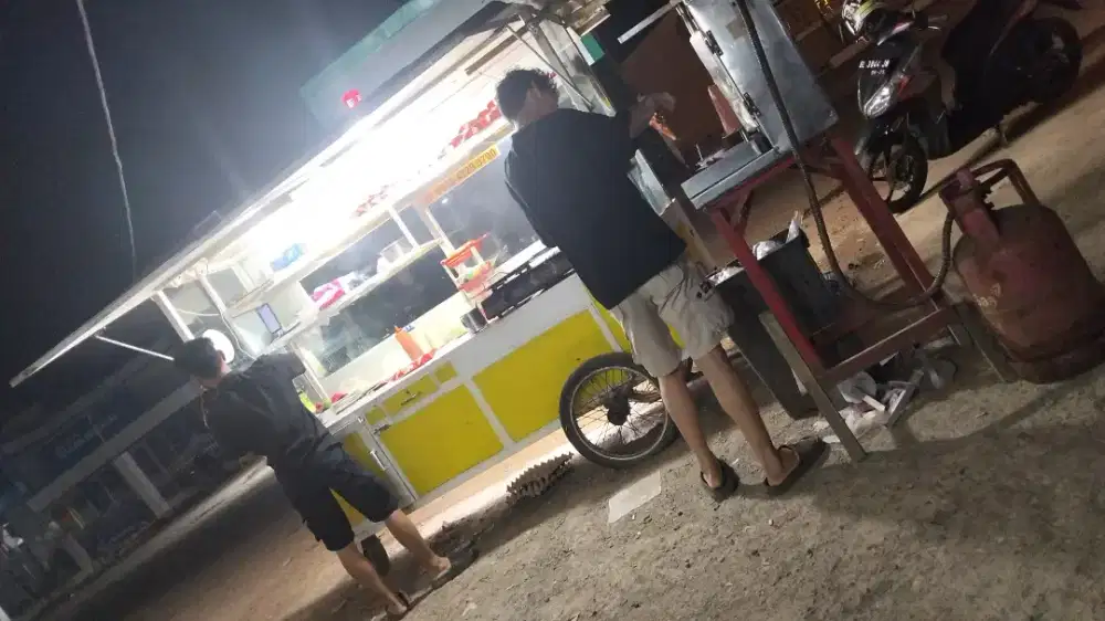Di cari karyawan jualan kebab, burger, dan roti bakar