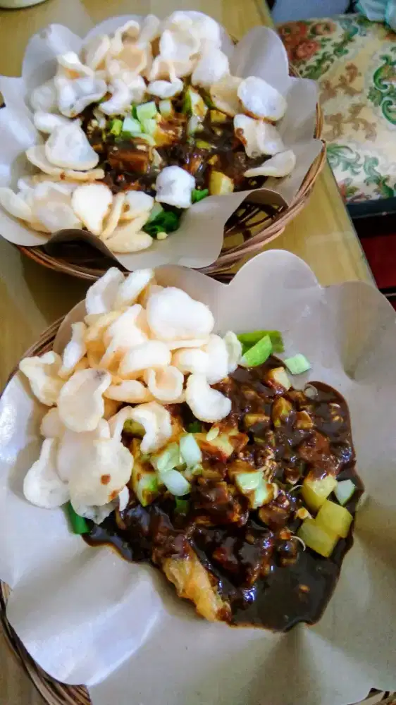 PEGAWAI UNTUK STAND KULINER