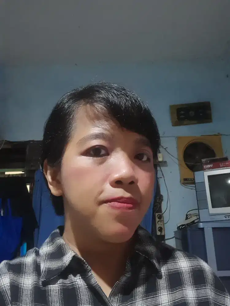 Saya mencari pekerjaan di bidang food & beverage ,atau sbg Kasir/SPG