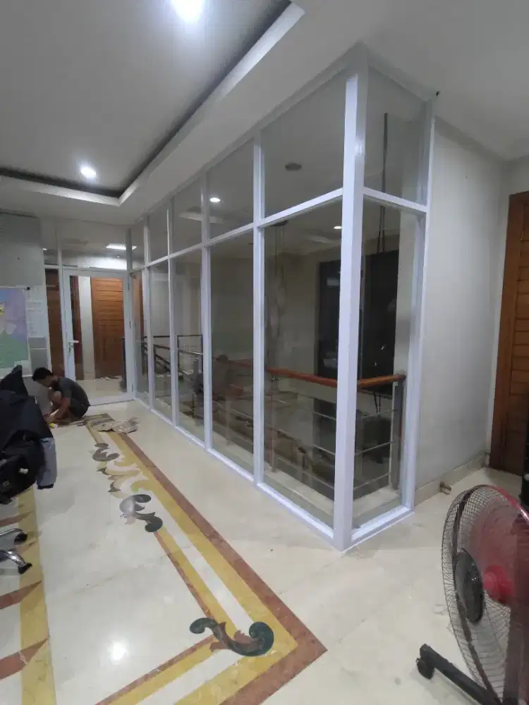 Jasa tukang kaca aluminium. Pintu .jendala