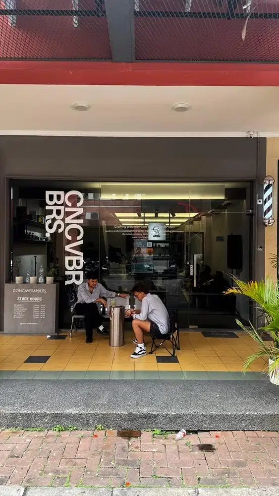 DIBUTUHKAN SEGERA OFFICE BOY BARBERSHOP