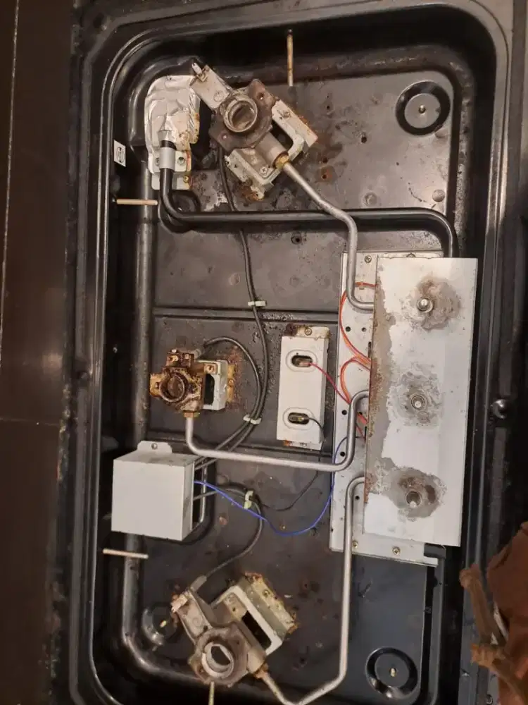 SERVIS KOMPOR  GAS