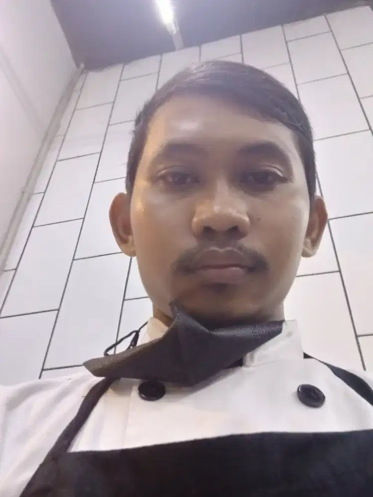Saya mencari lowongan kerjaan di restoran bagian kitchen
