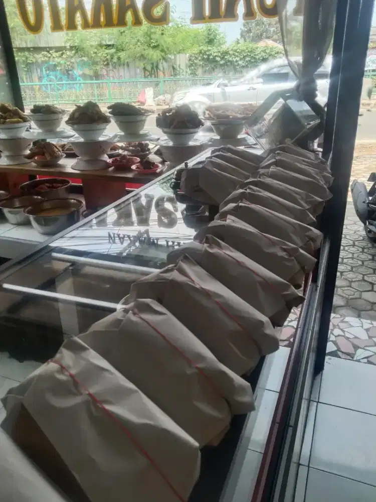 Dicari karyawati utk d rmh mkn padang yg sdh berpengalaman