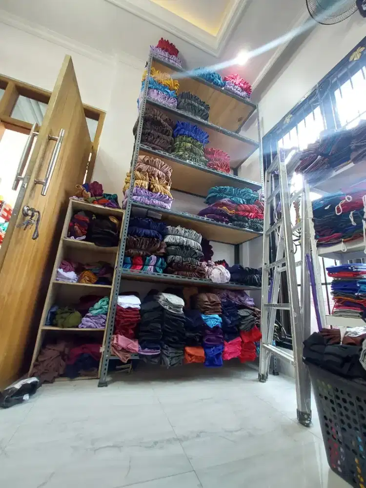 Kerja di toko legging