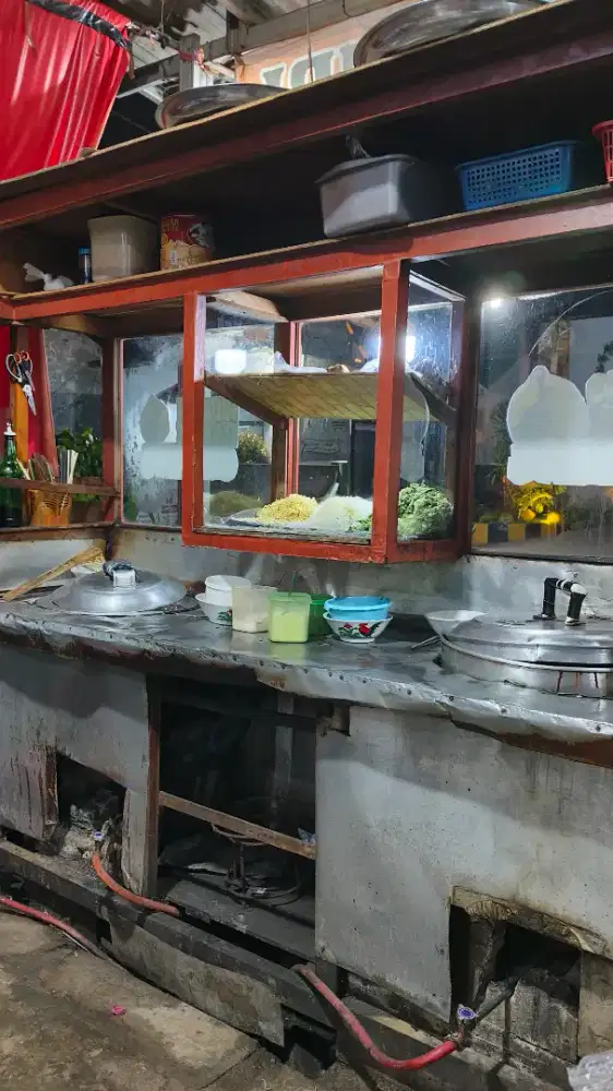 Pramusaji (Bakso dan Mie Ayam)