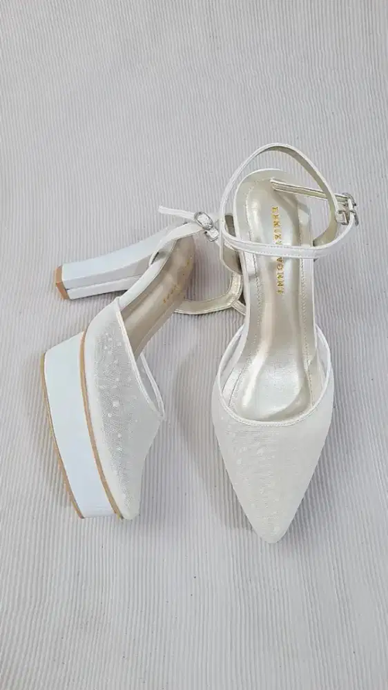 Pemasangan payet gaun kebaya n sepatu