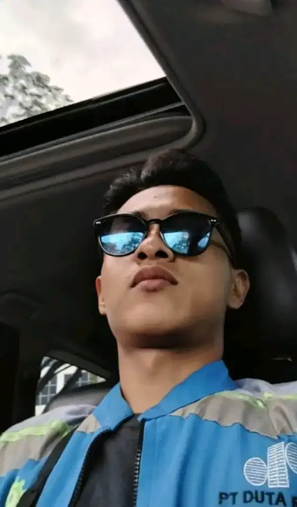 MENCARI PEKERJAAN APA SAJA,NYOPIR JUGA BISA,TAPI BELUM ADA SIM